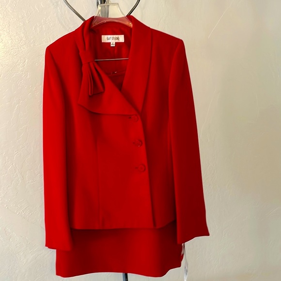 NWT Suit Studio, red 2PC suit, size: 8, suit jacket and skirt - Picture 1 of 7